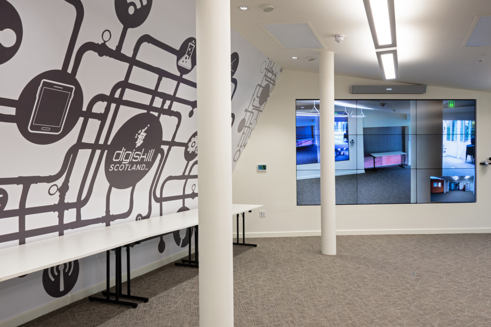 Dumfries Galloway College STEM teaching hubs4